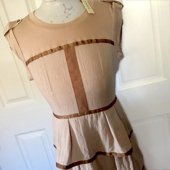 Esley Ballerina Tierred Dress Champagne Linen - Picture 4 of 4